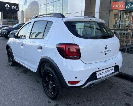 Білий Рено Сандеро СтепВей, об'ємом двигуна 0.9 л та пробігом 77 тис. км за 7974 $, фото 7 на Automoto.ua