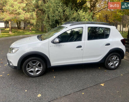 Рено Сандеро СтэпВэй 2021 в Киеве на Automoto.ua Белый Рено Сандеро СтэпВэй, объемом двигателя 1.46 л и пробегом 76 тыс. км за 12900 $, фото 2 на Automoto.ua