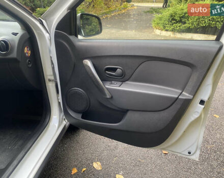 Рено Сандеро СтэпВэй 2021 в Киеве на Automoto.ua Белый Рено Сандеро СтэпВэй, объемом двигателя 1.46 л и пробегом 76 тыс. км за 12900 $, фото 17 на Automoto.ua