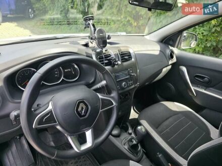 Рено Сандеро СтэпВэй 2017 в Киеве на Automoto.ua Белый Рено Сандеро СтэпВэй, объемом двигателя 0.9 л и пробегом 57 тыс. км за 10000 $, фото 1 на Automoto.ua
