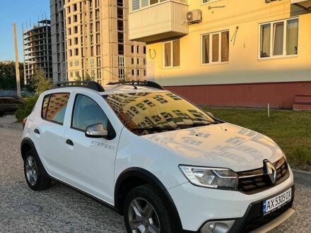 Белый Рено Сандеро СтэпВэй, объемом двигателя 0.9 л и пробегом 151 тыс. км за 7500 $, фото 1 на Automoto.ua