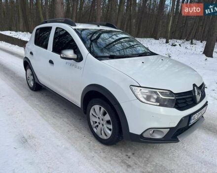 Білий Рено Сандеро СтепВей, об'ємом двигуна 1.46 л та пробігом 280 тис. км за 11000 $, фото 1 на Automoto.ua
