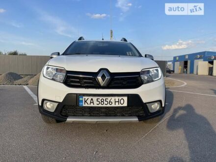 Рено Сандеро СтепВей 2018 у Черкасах на Automoto.ua Білий Рено Сандеро СтепВей, об'ємом двигуна 1.46 л та пробігом 200 тис. км за 9500 $, фото 1 на Automoto.ua