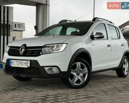 Белый Рено Сандеро СтэпВэй, объемом двигателя 1.46 л и пробегом 221 тыс. км за 7499 $, фото 1 на Automoto.ua