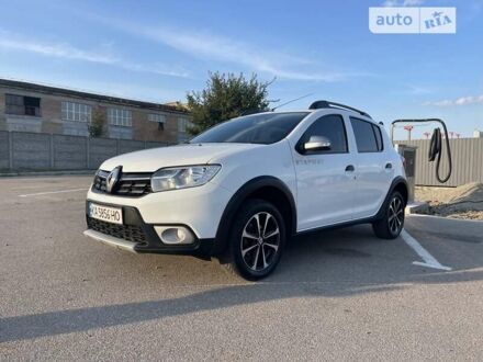 Рено Сандеро СтэпВэй 2018 в Черкассах на Automoto.ua Белый Рено Сандеро СтэпВэй, объемом двигателя 1.46 л и пробегом 200 тыс. км за 9500 $, фото 1 на Automoto.ua