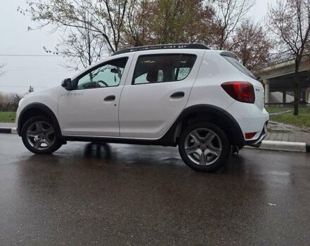 Белый Рено Сандеро СтэпВэй, объемом двигателя 1.46 л и пробегом 136 тыс. км за 9950 $, фото 1 на Automoto.ua