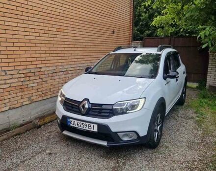 Білий Рено Сандеро СтепВей, об'ємом двигуна 0.9 л та пробігом 80 тис. км за 11300 $, фото 1 на Automoto.ua
