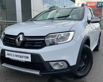 Білий Рено Сандеро СтепВей, об'ємом двигуна 0.9 л та пробігом 99 тис. км за 7879 $, фото 1 на Automoto.ua