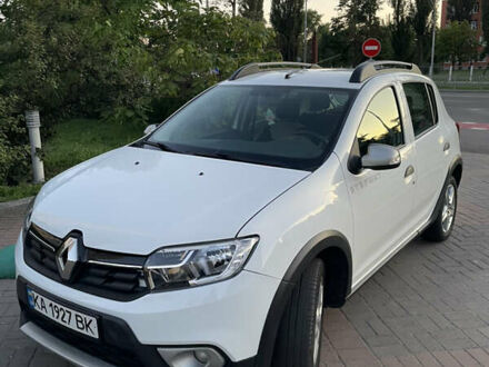 Рено Сандеро СтэпВэй 2020 в Киеве на Automoto.ua Белый Рено Сандеро СтэпВэй, объемом двигателя 0.9 л и пробегом 116 тыс. км за 7800 $, фото 1 на Automoto.ua