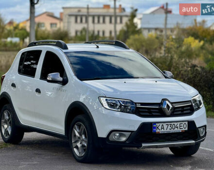 Рено Сандеро СтэпВэй 2021 в Виннице на Automoto.ua Белый Рено Сандеро СтэпВэй, объемом двигателя 1.46 л и пробегом 74 тыс. км за 11450 $, фото 1 на Automoto.ua