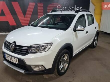 Белый Рено Сандеро СтэпВэй, объемом двигателя 0.9 л и пробегом 83 тыс. км за 8500 $, фото 1 на Automoto.ua