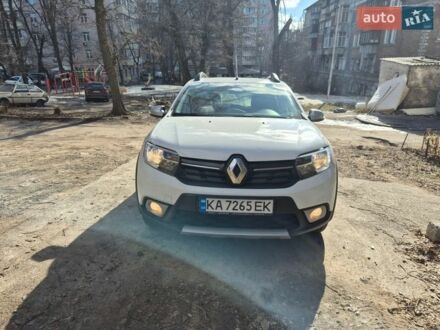 Белый Рено Сандеро СтэпВэй, объемом двигателя 1.5 л и пробегом 87 тыс. км за 11850 $, фото 1 на Automoto.ua