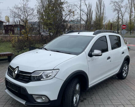 Белый Рено Сандеро СтэпВэй, объемом двигателя 1.46 л и пробегом 66 тыс. км за 12300 $, фото 1 на Automoto.ua