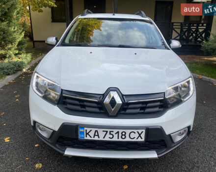 Рено Сандеро СтэпВэй 2021 в Киеве на Automoto.ua Белый Рено Сандеро СтэпВэй, объемом двигателя 1.46 л и пробегом 76 тыс. км за 12900 $, фото 1 на Automoto.ua