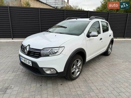 Рено Сандеро СтэпВэй 2021 в Запорожье на Automoto.ua Белый Рено Сандеро СтэпВэй, объемом двигателя 0.9 л и пробегом 110 тыс. км за 10699 $, фото 1 на Automoto.ua