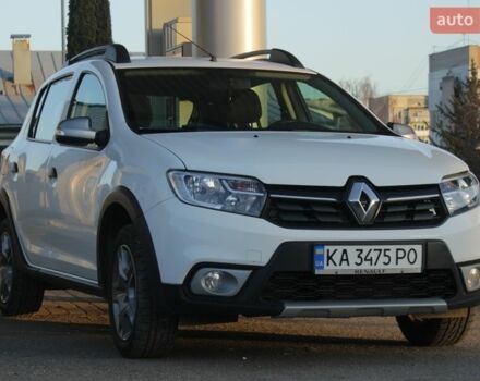Белый Рено Сандеро СтэпВэй, объемом двигателя 0.9 л и пробегом 81 тыс. км за 9800 $, фото 1 на Automoto.ua