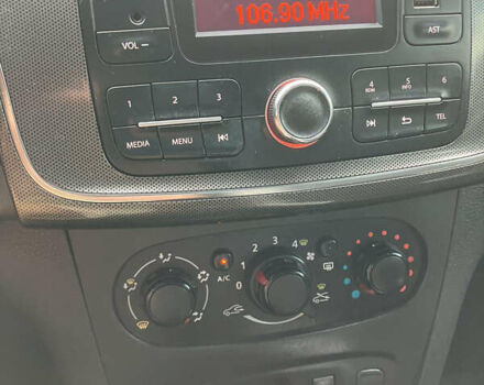 Бежевий Рено Сандеро СтепВей, об'ємом двигуна 1.46 л та пробігом 80 тис. км за 10500 $, фото 11 на Automoto.ua
