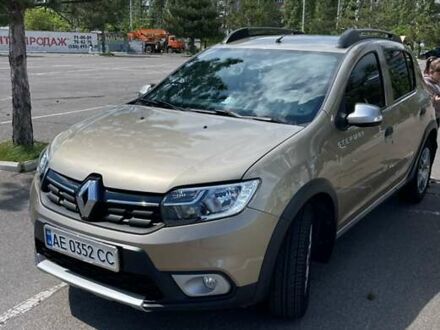 Рено Сандеро СтепВей 2019 у Миколаєві на Automoto.ua Бежевий Рено Сандеро СтепВей, об'ємом двигуна 0.9 л та пробігом 75 тис. км за 11399 $, фото 1 на Automoto.ua