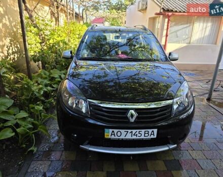Черный Рено Сандеро СтэпВэй, объемом двигателя 1.6 л и пробегом 31 тыс. км за 8098 $, фото 3 на Automoto.ua