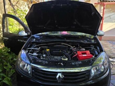 Черный Рено Сандеро СтэпВэй, объемом двигателя 1.6 л и пробегом 31 тыс. км за 8098 $, фото 1 на Automoto.ua