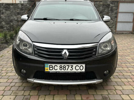 Черный Рено Сандеро СтэпВэй, объемом двигателя 1.6 л и пробегом 98 тыс. км за 7450 $, фото 1 на Automoto.ua