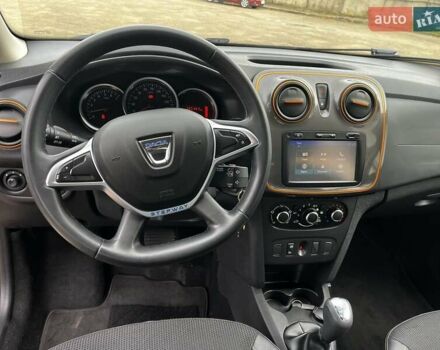Коричневый Рено Сандеро СтэпВэй, объемом двигателя 0.9 л и пробегом 138 тыс. км за 9400 $, фото 5 на Automoto.ua