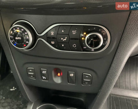 Коричневый Рено Сандеро СтэпВэй, объемом двигателя 0.9 л и пробегом 50 тыс. км за 11400 $, фото 12 на Automoto.ua