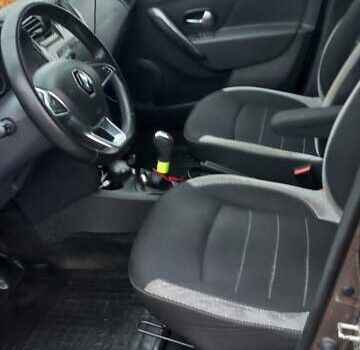 Коричневий Рено Сандеро СтепВей, об'ємом двигуна 0.9 л та пробігом 96 тис. км за 10400 $, фото 28 на Automoto.ua