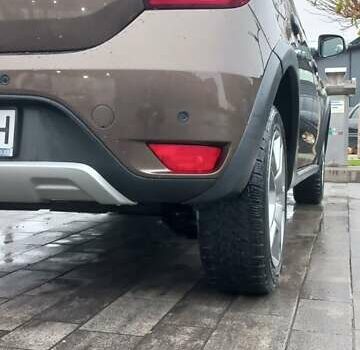 Коричневий Рено Сандеро СтепВей, об'ємом двигуна 0.9 л та пробігом 96 тис. км за 10400 $, фото 6 на Automoto.ua