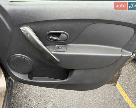 Коричневий Рено Сандеро СтепВей, об'ємом двигуна 1.46 л та пробігом 81 тис. км за 11900 $, фото 22 на Automoto.ua