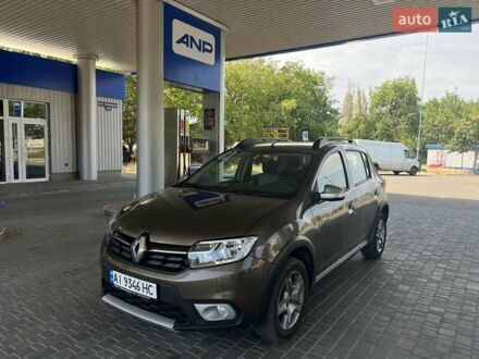 Рено Сандеро СтэпВэй 2017 в Николаеве на Automoto.ua Коричневый Рено Сандеро СтэпВэй, объемом двигателя 1.46 л и пробегом 82 тыс. км за 9999 $, фото 1 на Automoto.ua