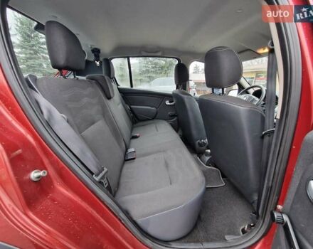 Красный Рено Сандеро СтэпВэй, объемом двигателя 1.6 л и пробегом 102 тыс. км за 6600 $, фото 17 на Automoto.ua