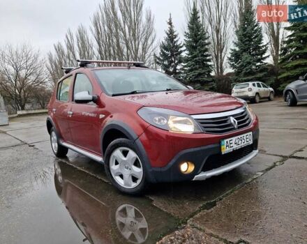 Красный Рено Сандеро СтэпВэй, объемом двигателя 1.6 л и пробегом 102 тыс. км за 6600 $, фото 7 на Automoto.ua