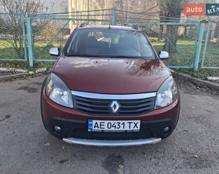 Красный Рено Сандеро СтэпВэй, объемом двигателя 1.6 л и пробегом 160 тыс. км за 6450 $, фото 3 на Automoto.ua