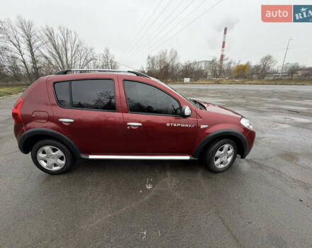 Красный Рено Сандеро СтэпВэй, объемом двигателя 1.6 л и пробегом 91 тыс. км за 5700 $, фото 4 на Automoto.ua