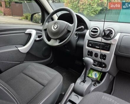 Красный Рено Сандеро СтэпВэй, объемом двигателя 1.6 л и пробегом 75 тыс. км за 7500 $, фото 19 на Automoto.ua