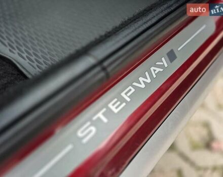 Красный Рено Сандеро СтэпВэй, объемом двигателя 1.6 л и пробегом 75 тыс. км за 7500 $, фото 15 на Automoto.ua