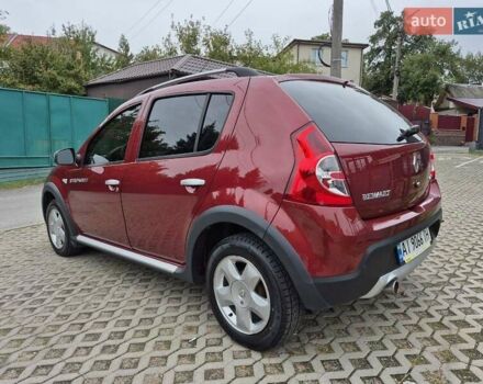 Красный Рено Сандеро СтэпВэй, объемом двигателя 1.6 л и пробегом 75 тыс. км за 7500 $, фото 6 на Automoto.ua