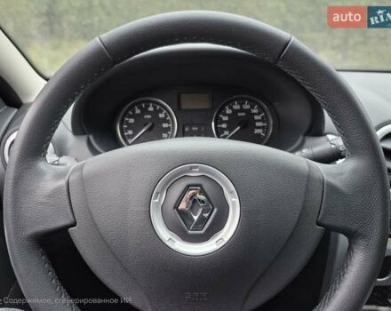 Красный Рено Сандеро СтэпВэй, объемом двигателя 1.6 л и пробегом 75 тыс. км за 7500 $, фото 28 на Automoto.ua