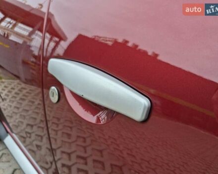 Красный Рено Сандеро СтэпВэй, объемом двигателя 1.6 л и пробегом 75 тыс. км за 7500 $, фото 13 на Automoto.ua