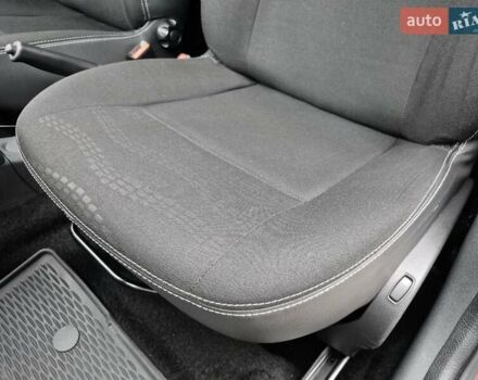 Красный Рено Сандеро СтэпВэй, объемом двигателя 1.6 л и пробегом 75 тыс. км за 7500 $, фото 32 на Automoto.ua