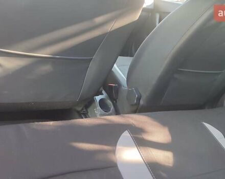 Красный Рено Сандеро СтэпВэй, объемом двигателя 1.6 л и пробегом 166 тыс. км за 7100 $, фото 6 на Automoto.ua