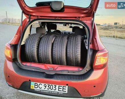 Червоний Рено Сандеро СтепВей, об'ємом двигуна 1.46 л та пробігом 95 тис. км за 8800 $, фото 40 на Automoto.ua