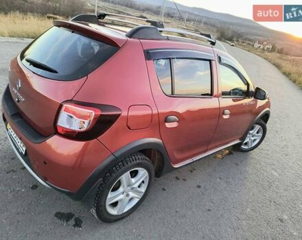Червоний Рено Сандеро СтепВей, об'ємом двигуна 1.46 л та пробігом 95 тис. км за 8800 $, фото 4 на Automoto.ua