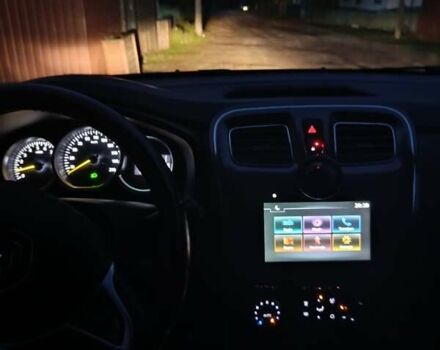 Червоний Рено Сандеро СтепВей, об'ємом двигуна 0.9 л та пробігом 109 тис. км за 9500 $, фото 8 на Automoto.ua