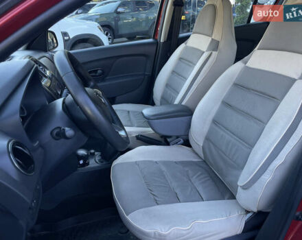 Красный Рено Сандеро СтэпВэй, объемом двигателя 1.46 л и пробегом 84 тыс. км за 13200 $, фото 11 на Automoto.ua