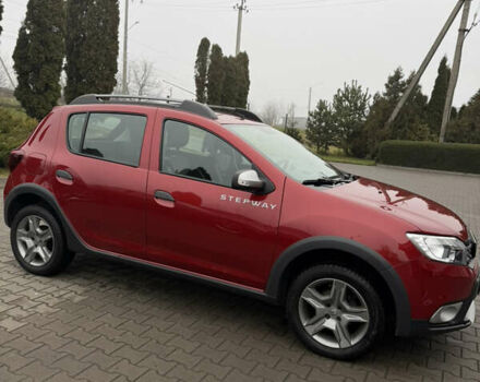 Красный Рено Сандеро СтэпВэй, объемом двигателя 0.9 л и пробегом 75 тыс. км за 9000 $, фото 6 на Automoto.ua