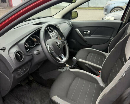 Красный Рено Сандеро СтэпВэй, объемом двигателя 0.9 л и пробегом 75 тыс. км за 9000 $, фото 9 на Automoto.ua