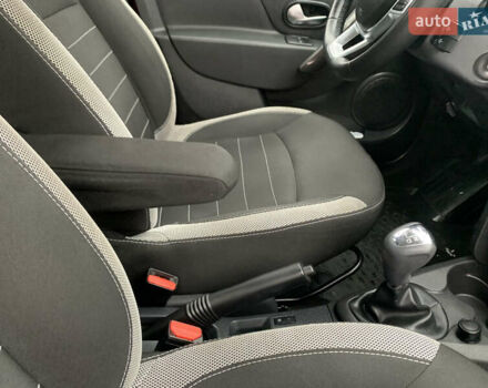 Червоний Рено Сандеро СтепВей, об'ємом двигуна 0.9 л та пробігом 100 тис. км за 11000 $, фото 30 на Automoto.ua