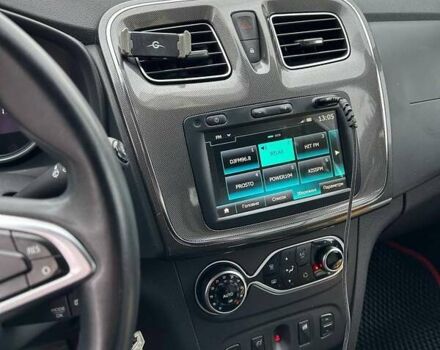 Красный Рено Сандеро СтэпВэй, объемом двигателя 0.9 л и пробегом 90 тыс. км за 10300 $, фото 7 на Automoto.ua